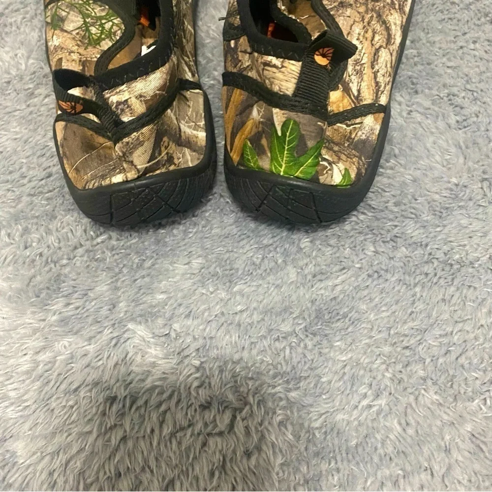RealTree Men’s Size 9D Camo Water Shoes Slip On Mesh Sneaker Aqua Socks
